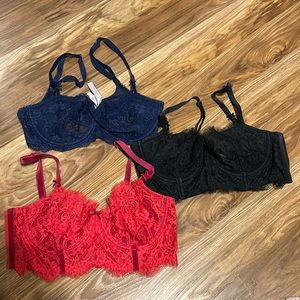 3 Victoria’s Secret bras